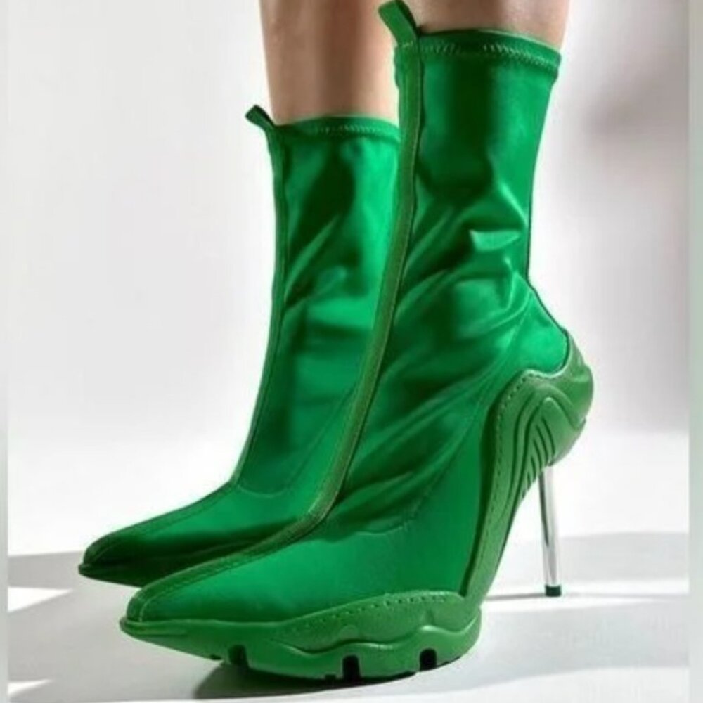 Azalea Wang “Wilber” Green Neoprene Bootie, Size 6